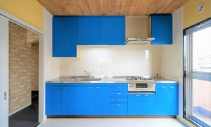 おしゃれなキッチンと壁紙で、団地部屋から脱却♪